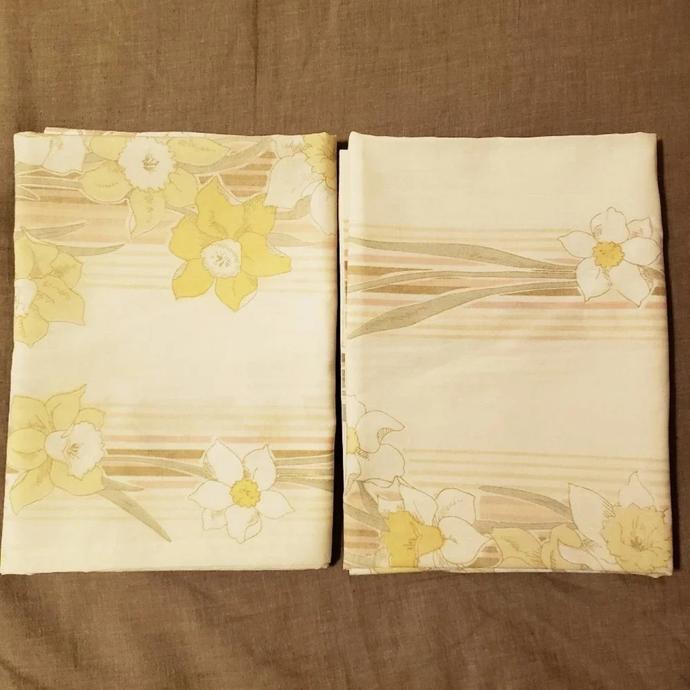Vintage Pillowcases Floral White Pastel Standard Size | 2 pieces